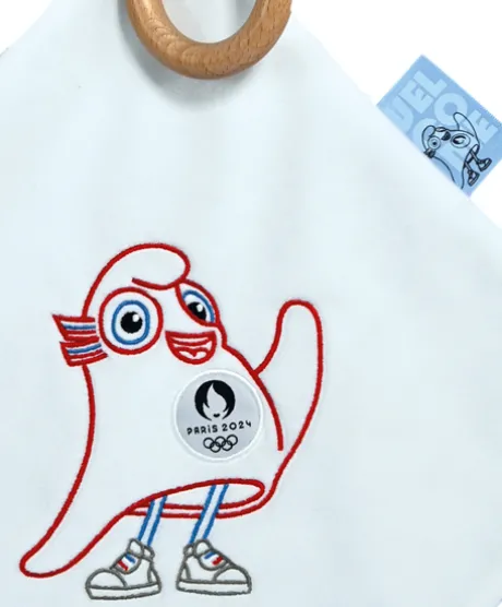 Doudou plat mascotte jeux olympiques paris 2024 avec anneau en bois - 25 cm