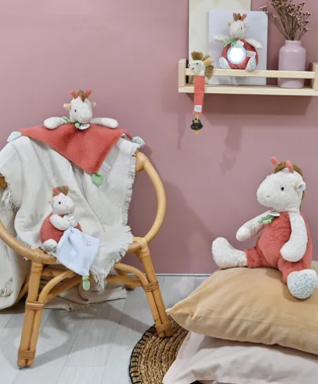 Peluche girafe avec doudou mouchoir - 15 cm