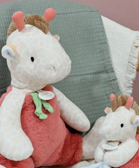 Peluche girafe avec doudou mouchoir - 15 cm